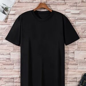 Sleek Unisex Black Short Sleeve Tee